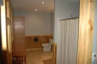 Bathroom in Kestrel cabin.