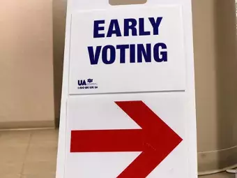early-voting-01.jpg