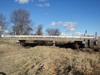 Picture of existing 230th St. Bridge from the side.