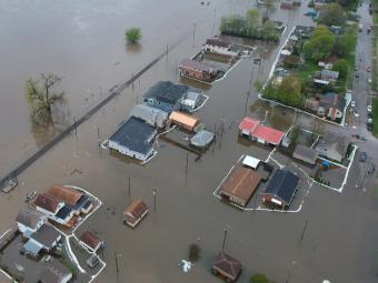 Flooding of Buffalo Iowa from the air.