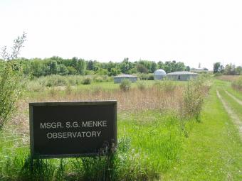 Sign on approach to Menke Observatory.