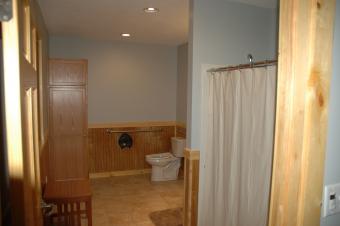 Bathroom in Kestrel cabin.